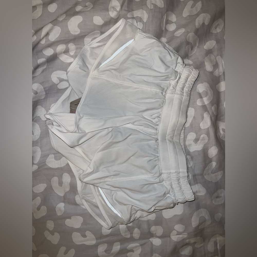 White lululemon hotty hots